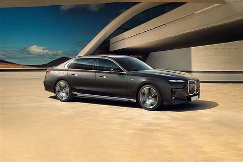 BMW 7 Series Sedan 735i Pure Excellence .
